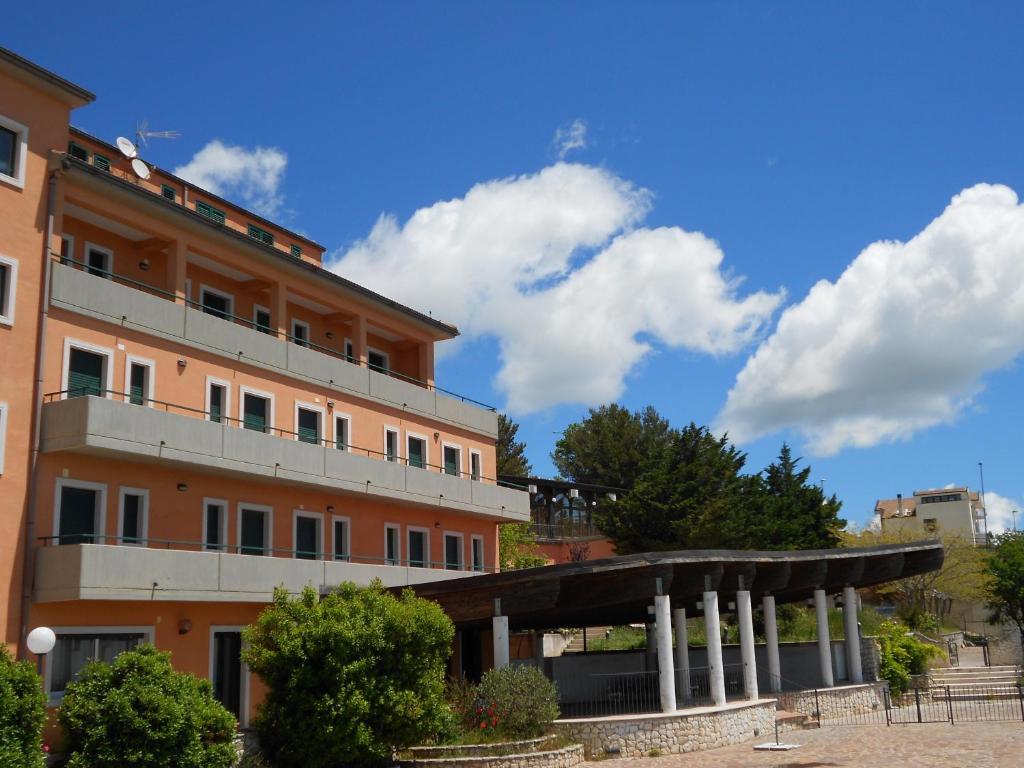 Hotel Santangelo Monte SantʼAngelo Exterior foto