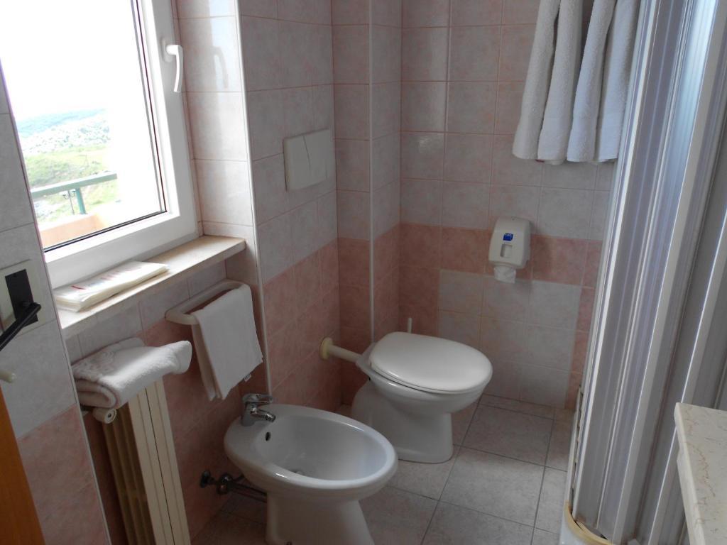 Hotel Santangelo Monte SantʼAngelo Zimmer foto