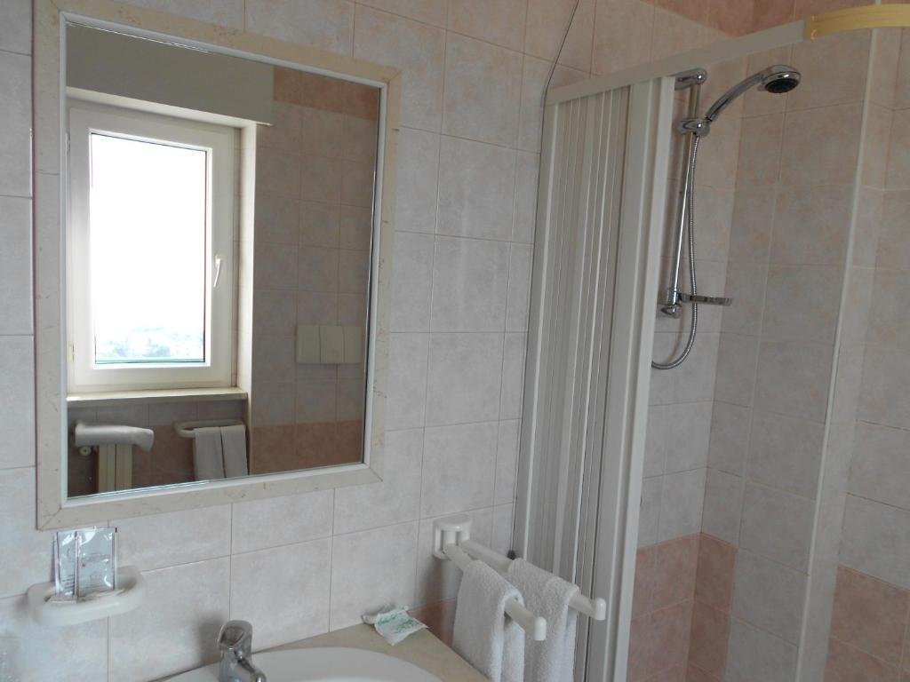Hotel Santangelo Monte SantʼAngelo Zimmer foto